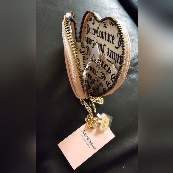 Juicy Couture Not Your Babe Heart Zip Around Wristlet Dusty Blush NWT - Picture 3 of 7